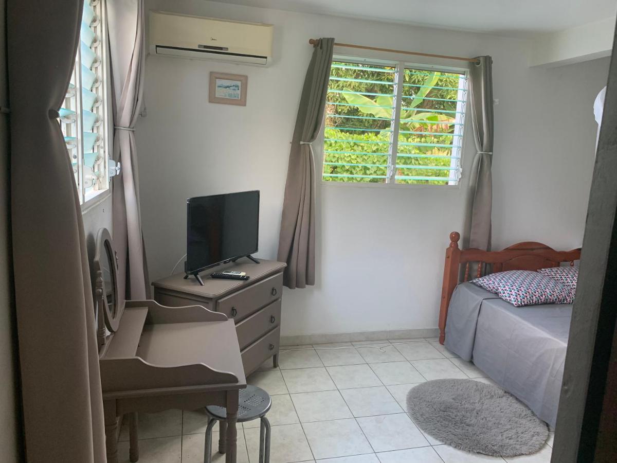 Logement Vacances Gissac Sainte-Anne Екстер'єр фото