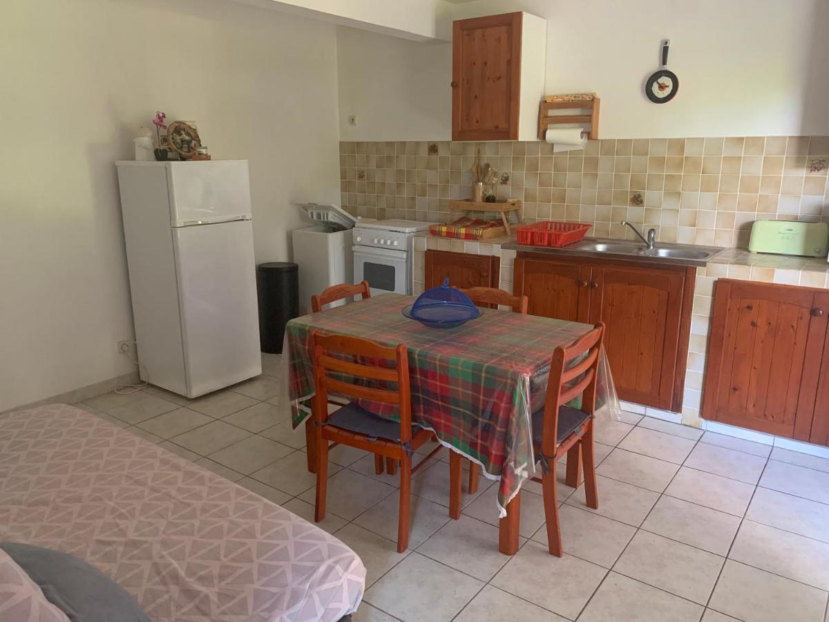 Logement Vacances Gissac Sainte-Anne Екстер'єр фото